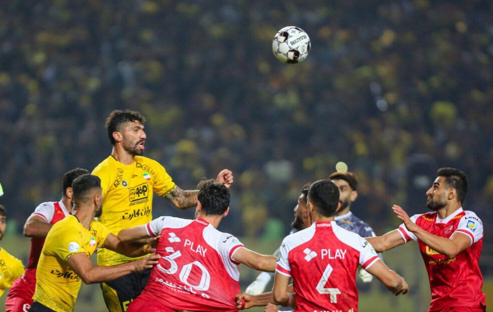 ال‌کلاسیکوی فوتبال ایران در نقش‌جهان؛ جدال سپاهان و پرسپولیس برای فرار از بحران