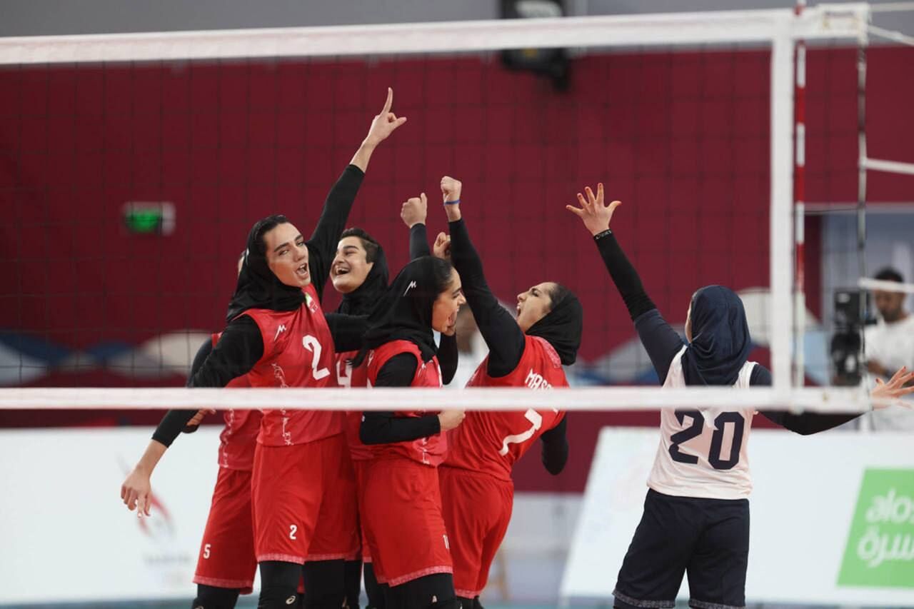شکست سنگین اندونزی و صعود به یک‌چهارم نهایی؛ والیبال دختران ایران قهرمانی را نشانه رفت