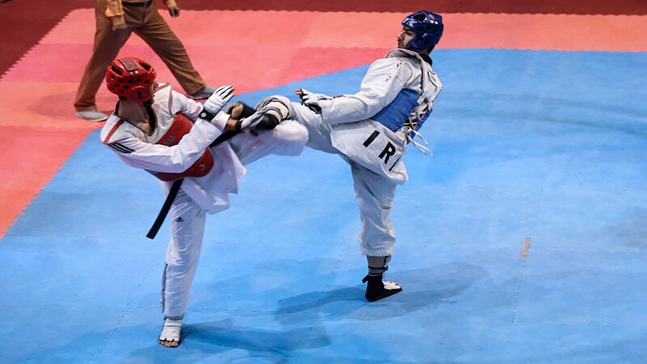 ابوالفضل زندی با صعود به نیمهنهایی تکواندو جهان مدال برنز را قطعی کرد