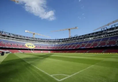 بازگشت باشکوه بارسلونا به نوکمپ تمرین عمومی با حضور هواداران پس از ماهها انتظار بازگشت باشکوه بارسلونا به نوکمپ تمرین عمومی با حضور هواداران پس از ماهها انتظار