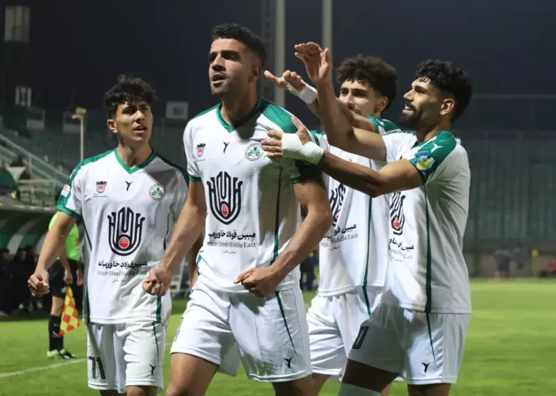 آرش قادری؛ مدافع گلزن ذوب آهن و مهره کلیدی سبزپوشان