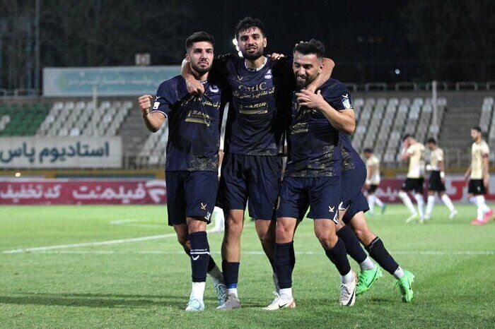 صعود مقتدرانه چادرملو اردکان به جمع مدعیان لیگ برتر پس از پیروزی ارزشمند مقابل مس رفسنجان