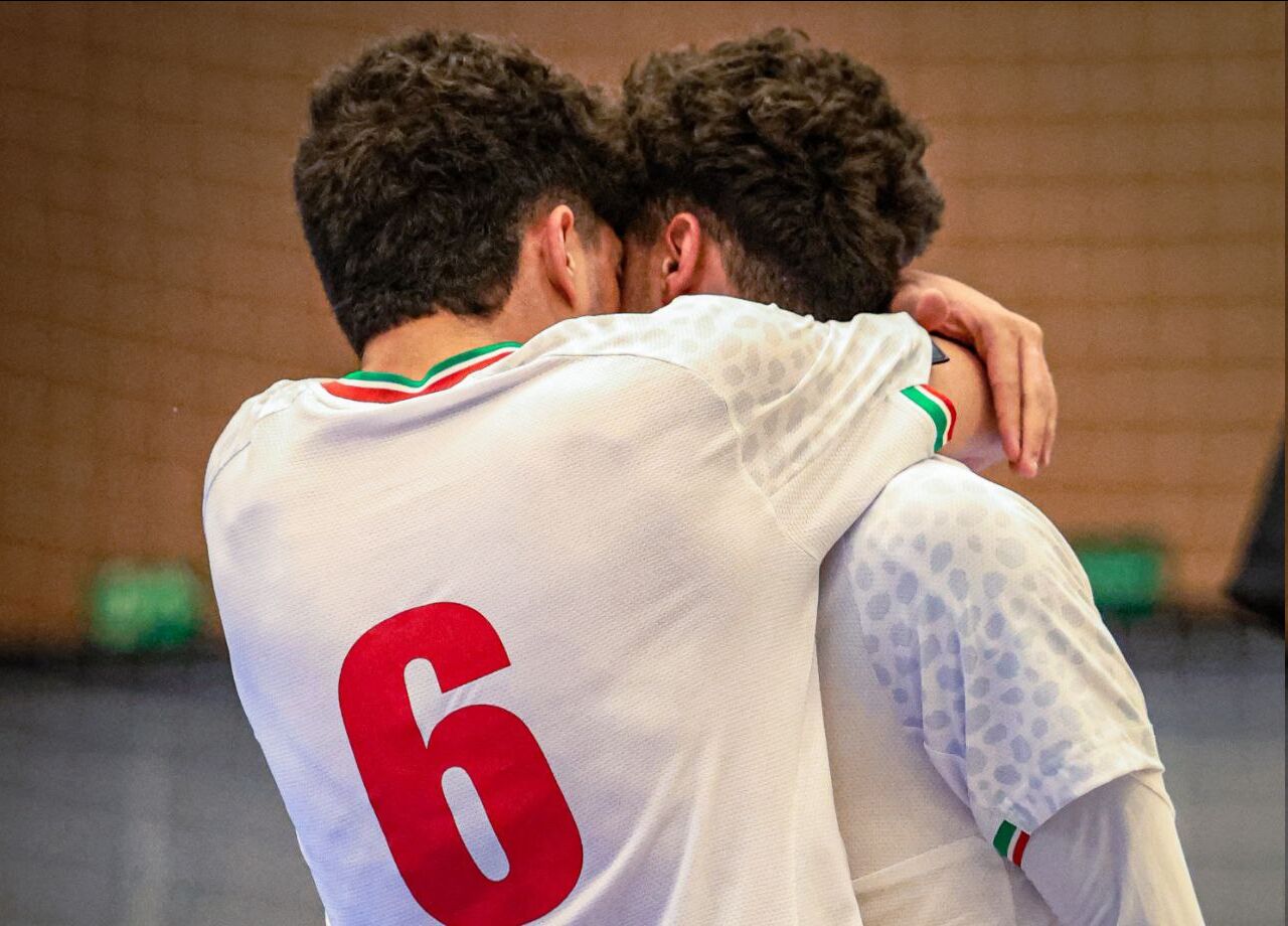 نمایش بی‌نقص پسران ایران در فوتسال دانش‌آموزان و پیروزی قاطع برابر صربستان