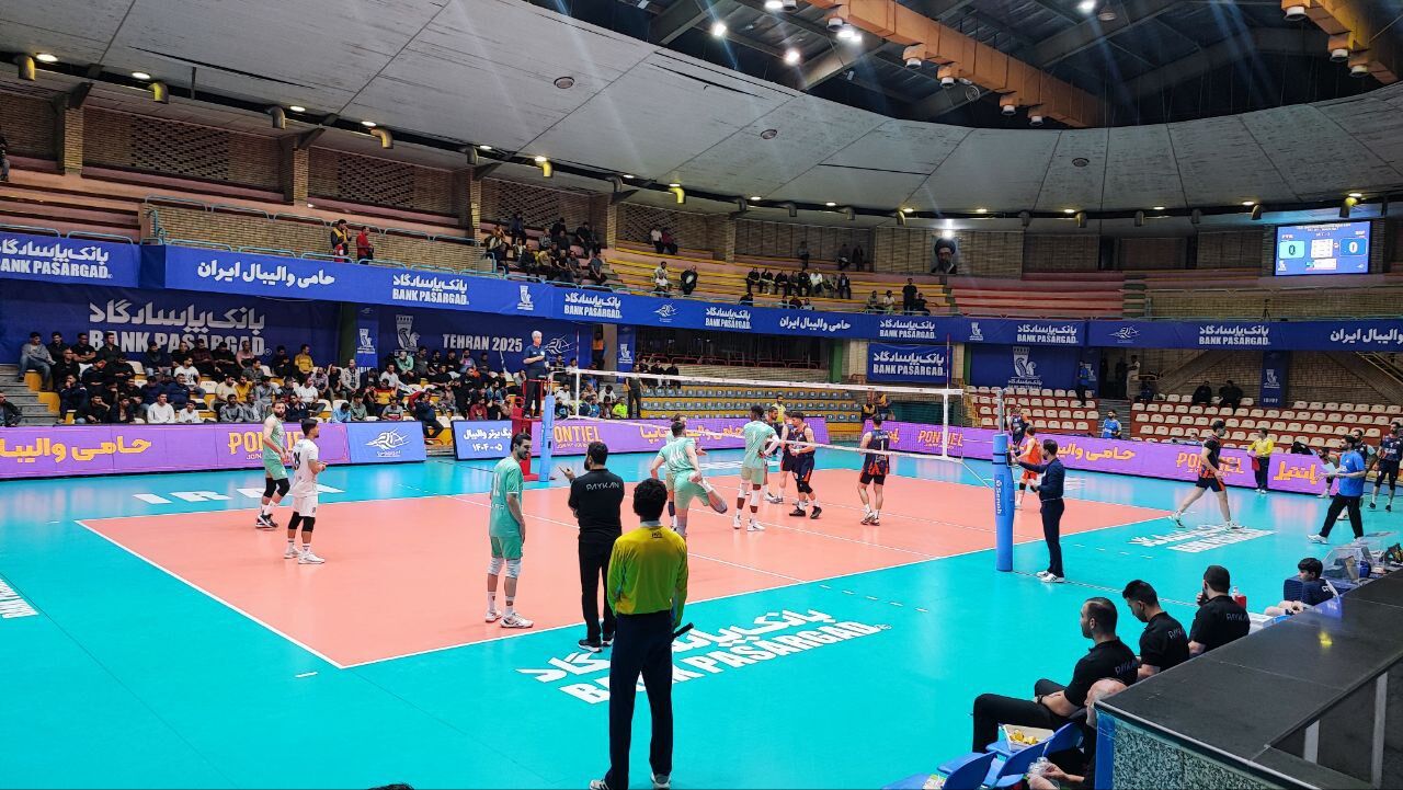 پیروزی قاطع پیکان در افتتاحیه لیگ برتر و ادای احترام به صابر کاظمی