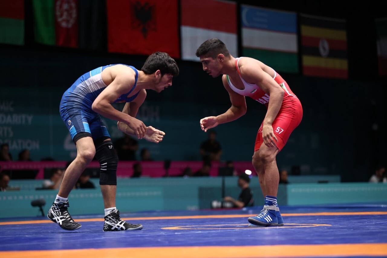 اعزام طلایی‌های آینده؛ تیم کشتی آزاد نوجوانان تهران راهی بغداد شد