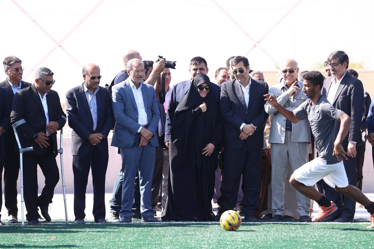 توسعه زیرساخت‌های ورزشی در بوموسی با بهره‌برداری از دو زمین چمن تازه و بازدید یک‌روزه وزیر ورزش
