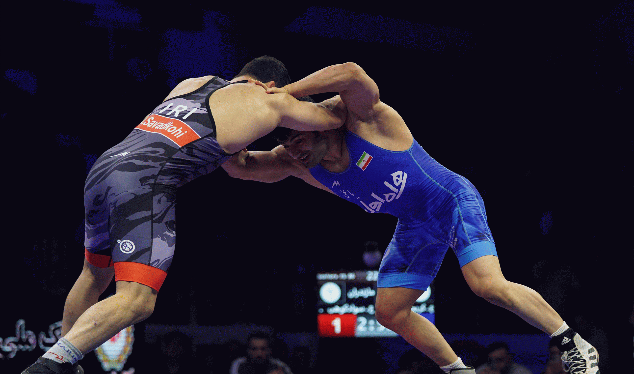 لیگ کشتی آزاد ۲۰۲۵ با حضور ستارگان جهانی در اوج هیجان / نبرد استقلال و بانک شهر در جویبار