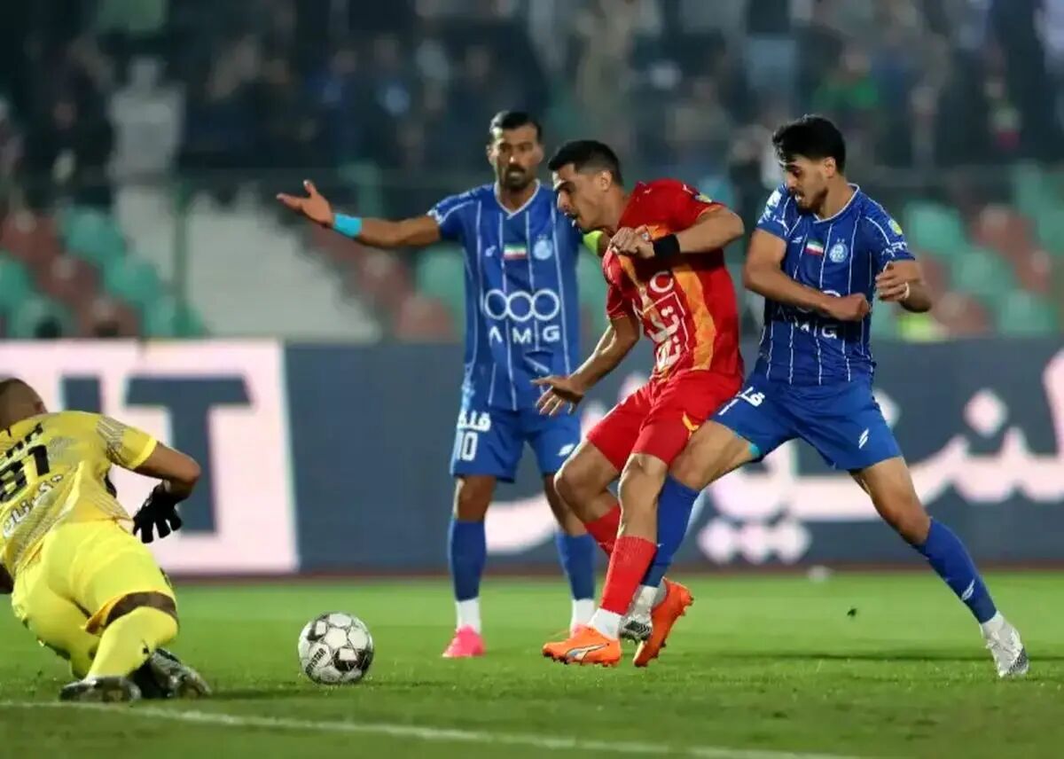 نعمتی: اشتباه کردم و کیفیت چمن باعث باخت فولاد مقابل استقلال شد