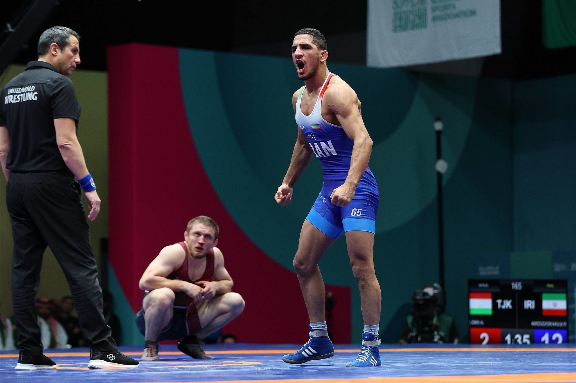 رحمان عموزاد مدال طلای بازی‌های همبستگی را به دعای مردم تقدیم کرد