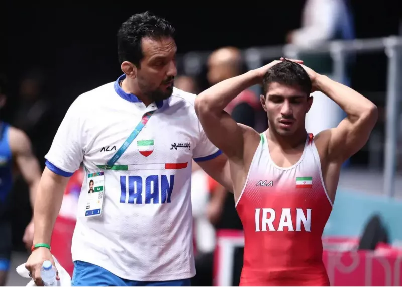 سقوط اولین سد؛ علی مومنی مقابل نماینده آذربایجان تن به شکست داد/ عموزاد مقتدرانه در دور بعد