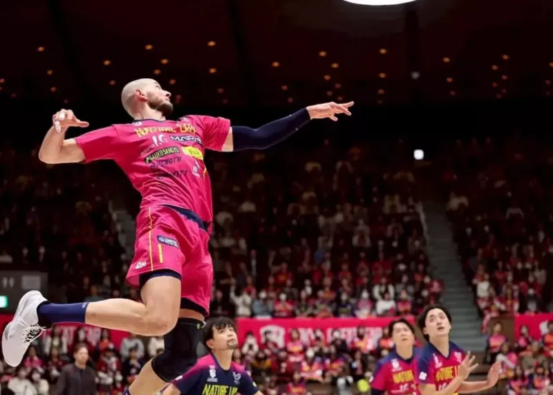 ناکامی تلخ کاپیتان لهستان برابر تیم سابق در لیگ ژاپن