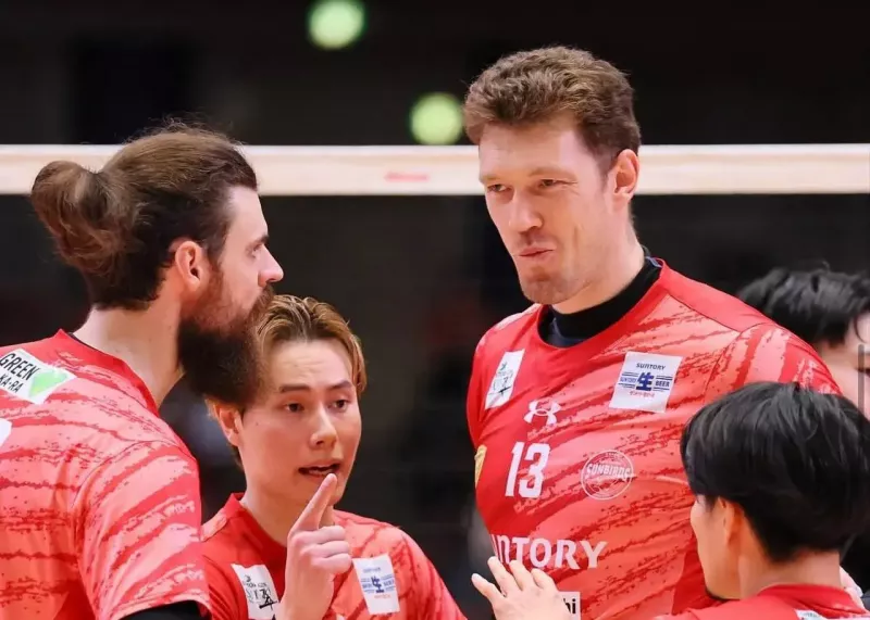 درخشش خیرهکننده موزرسکی و پیروزی سخت سانتوری سانبردز برابر گریتبیرز در لیگ ژاپن