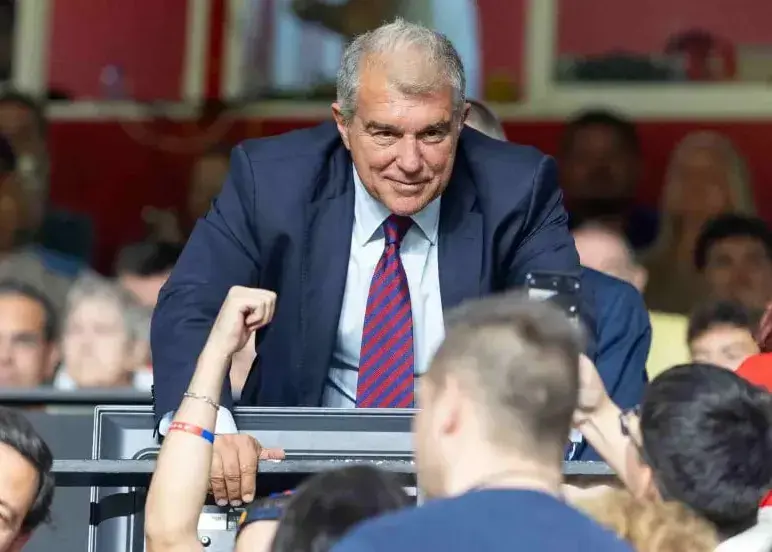 لاپورتا از رابطه گرم با مسی گفت و به تنش با فدراسیون اسپانیا واکنش نشان داد.