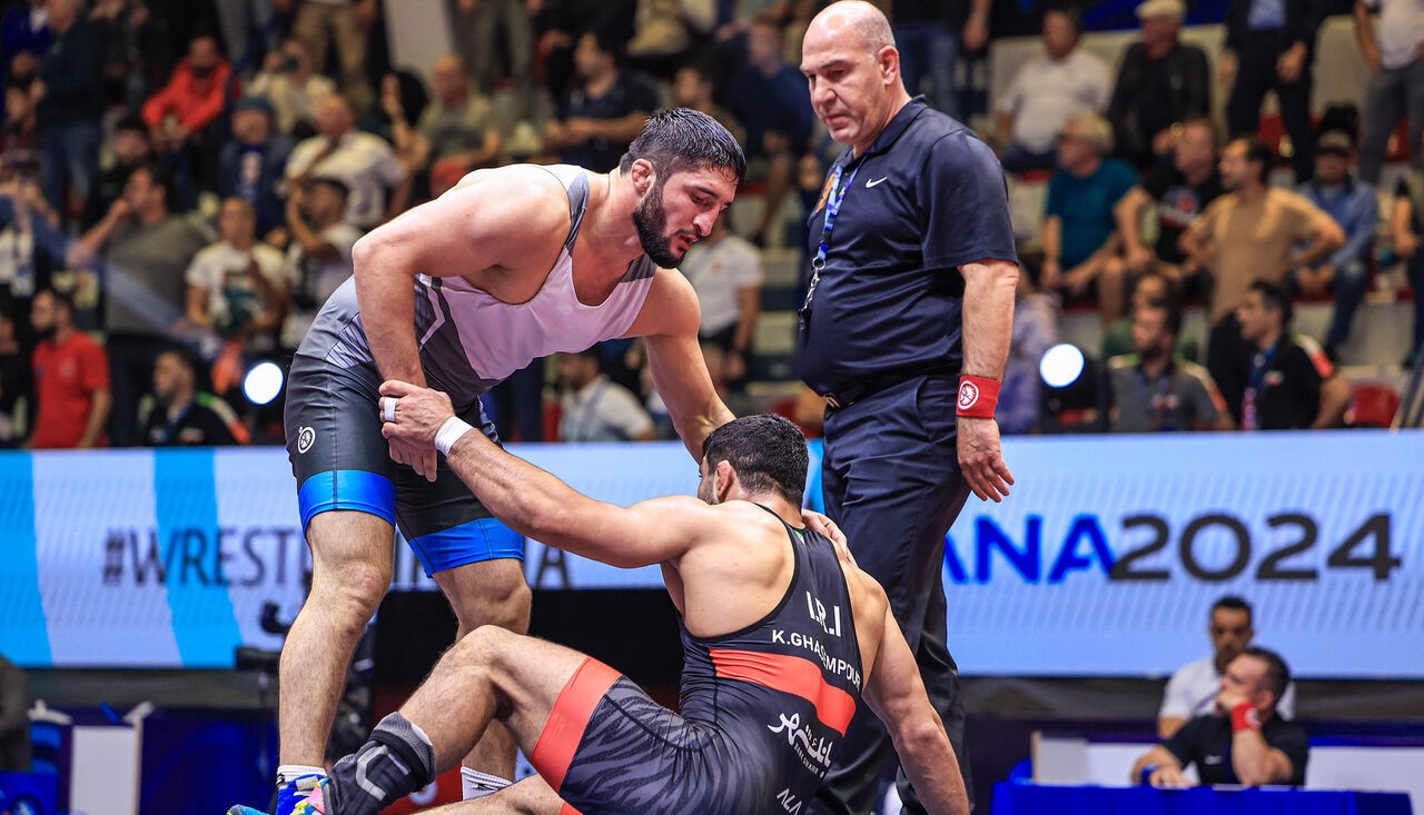 قهرمانی استقلال قم در لیگ برتر کشتی با پیام تبریک استاندار؛ خرسندی مردم استان