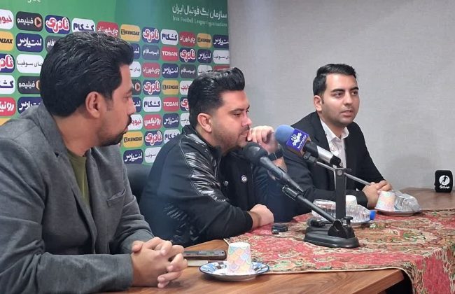 عذرخواهی صریح اخباری به هواداران؛ سرمربی چادرملو: یک بدهی به شما داریم