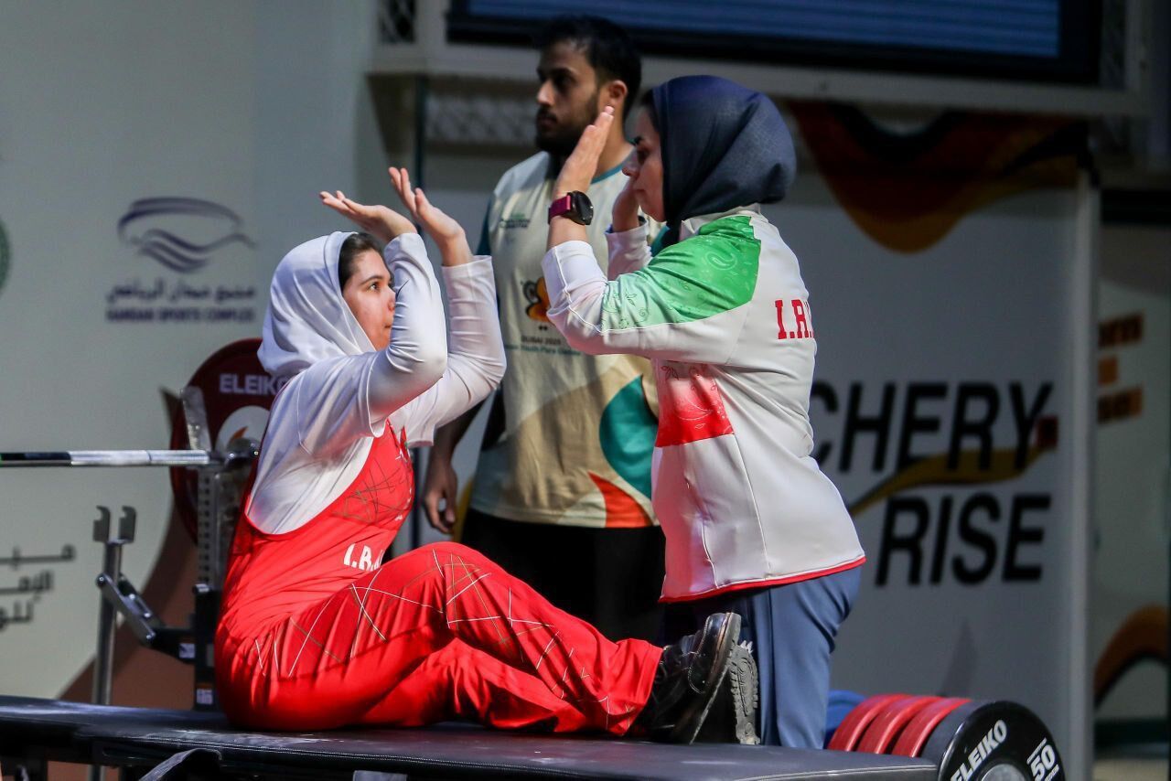 طلای درخشان عطیه سادات حسینی و نقره فاطمه ایمانی؛ ادامه طوفان دختران وزنهبردار ایران در امارات