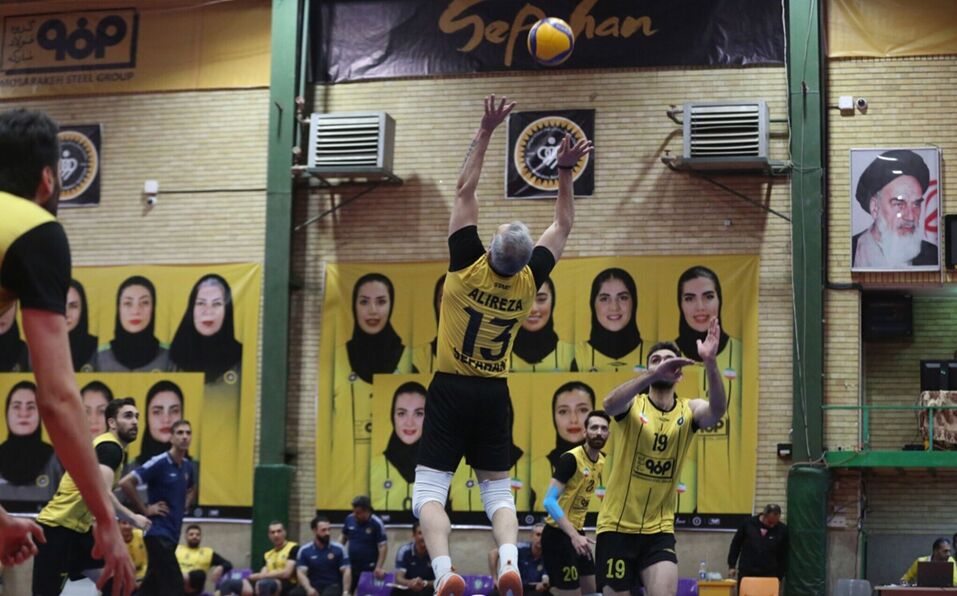 سپاهان در مسیر تثبیت قدرت والیبال ایران جدال حساس اصفهانی‌ها برابر رازین پلیمر تهران