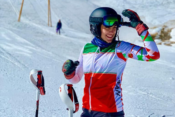 بازگشت غافلگیرکننده عاطفه احمدی از آلمان به ایران