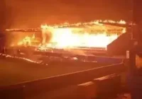 حادثه آتش سوزی در فکتوری فیلد دوران سخت هاكا را پس از سقوط از لیگ برتر پیچیده تر کرد حادثه آتش سوزی در فکتوری فیلد دوران سخت هاکا را پس از سقوط از لیگ برتر پیچیده تر کرد