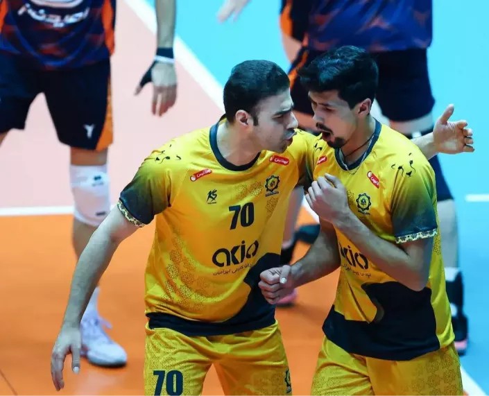 شهداب یزد با درخشش قلیچنیازی پنجمین برد پیاپی خود را در لیگ والیبال جشن گرفت