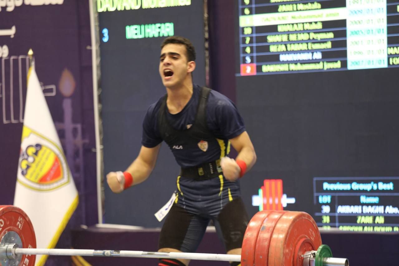 نوجوان اردبیلی رکورد جهانی دوضرب وزنه‌برداری را جابجا کرد