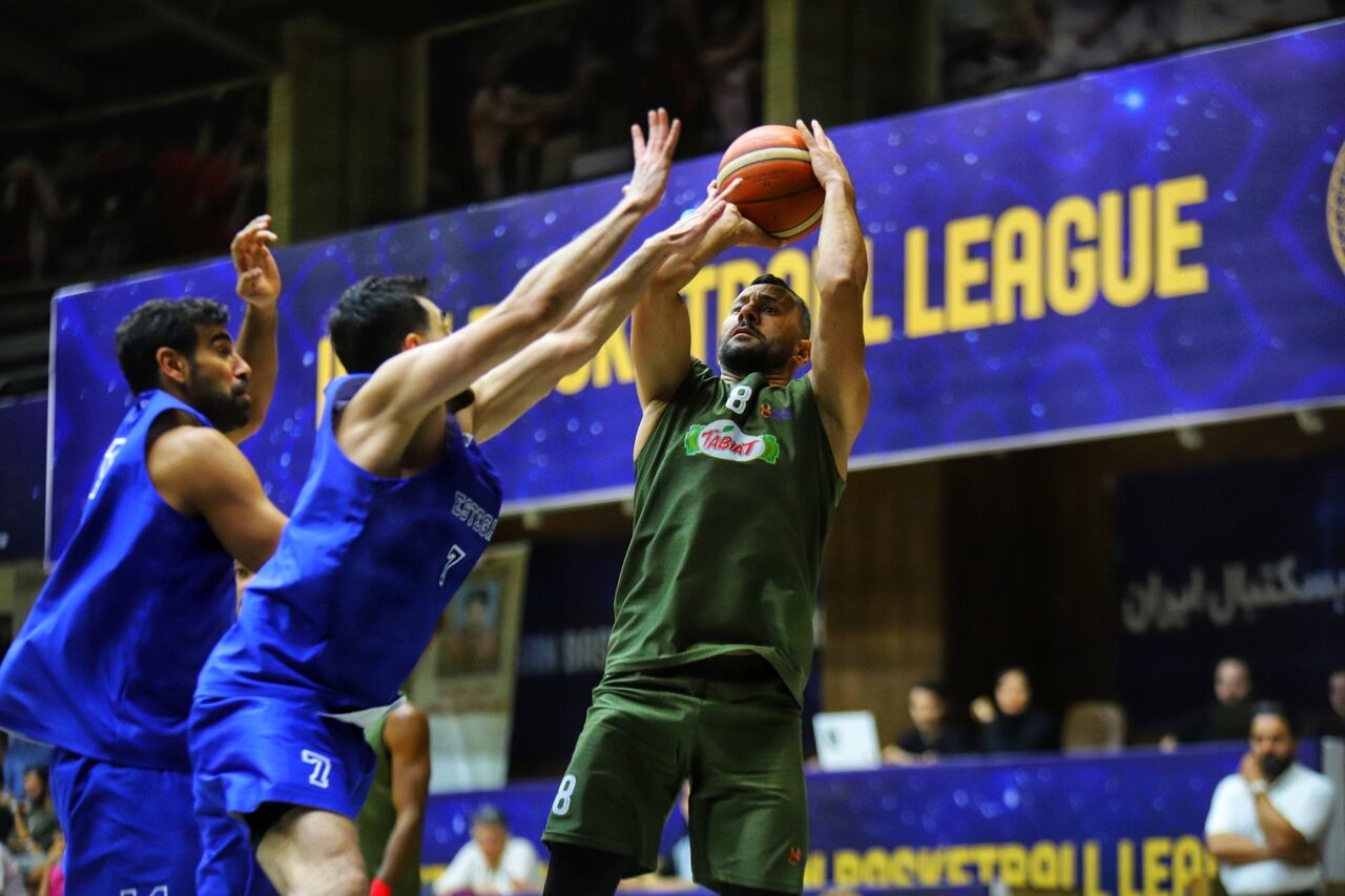 دربی تاج‌داران در هفته بیست‌ویکم بسکتبال؛ نبرد استقلال و طبیعت برای صعود جدال می‌آفریند