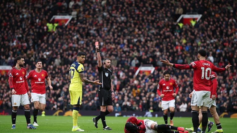 کارِتون تمام شد؟ منچستریونایتد به دنبال جانشین کریک/ ستاره‌ها خواستار ماندگاری مربی موقت شدند