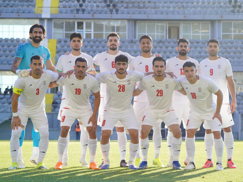 عکاسی رسمی ملیپوشان با لباس سفر تیم ملی