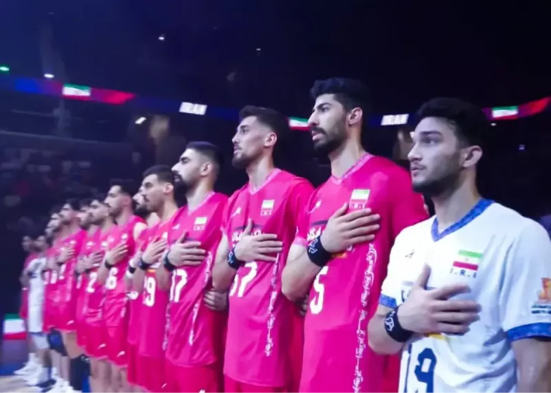 ملی‌پوشان ایران با مچ‌بند «ای ایران» مقابل آمریکا