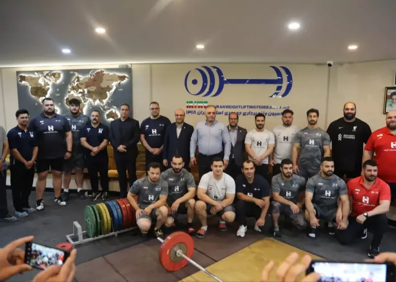 علی داودی و ریحانه کریمی خواستار حمایت بیشتر از وزنه‌برداری شدند