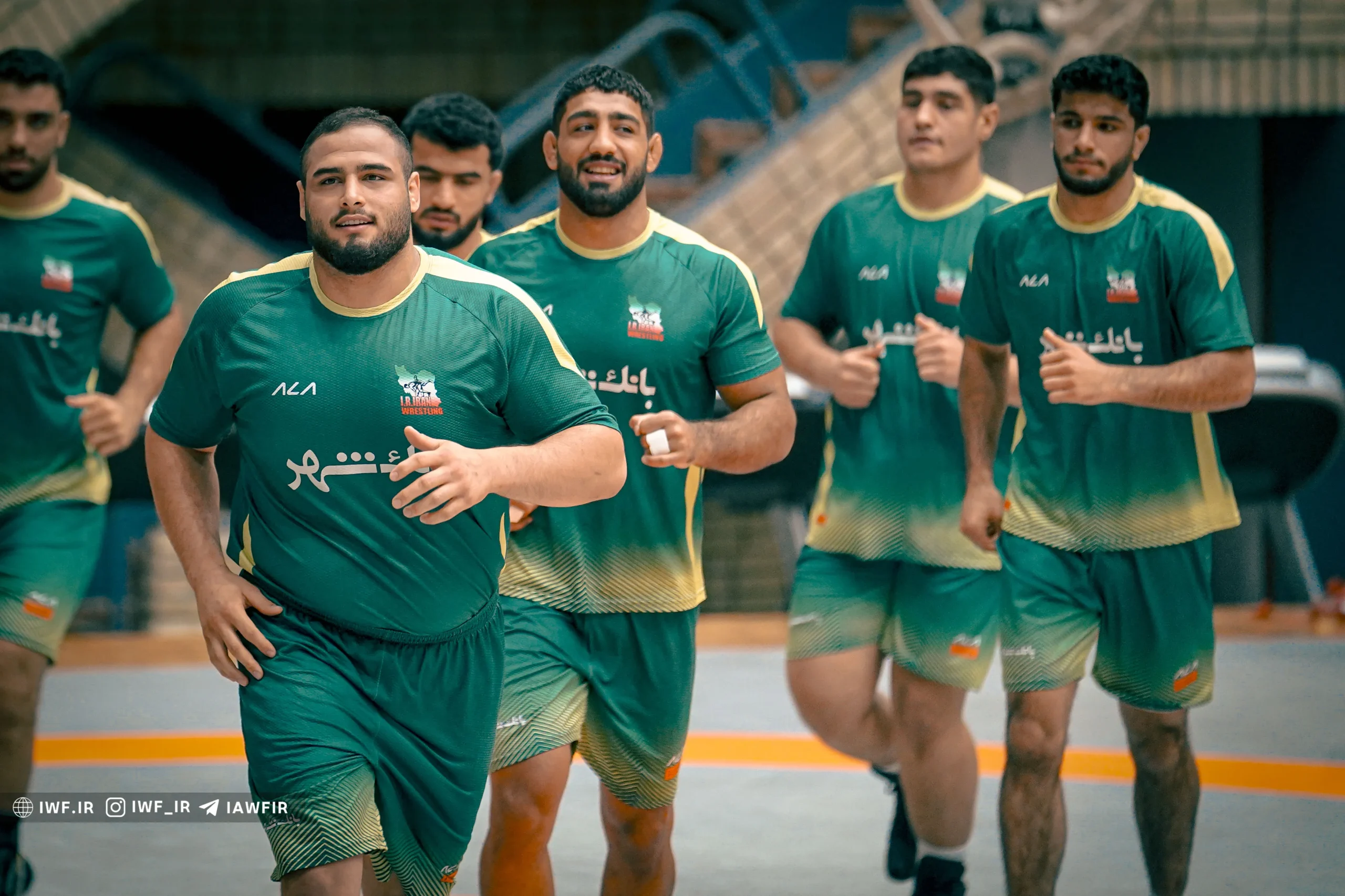 ورود بانک شهر به کشتی فرنگی قبل از آغاز متوقف شد