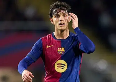 دورتموند به خرید مدافع بارسلونا نزدیک شد