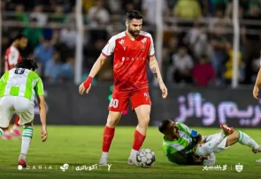 یاسین سلمانی همچنان پشت درهای ترکیب اصلی پرسپولیس